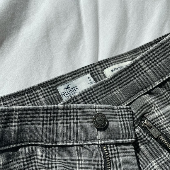 Hollister Ultra High-Rise Super Skinny Pants - Picture 4 of 4